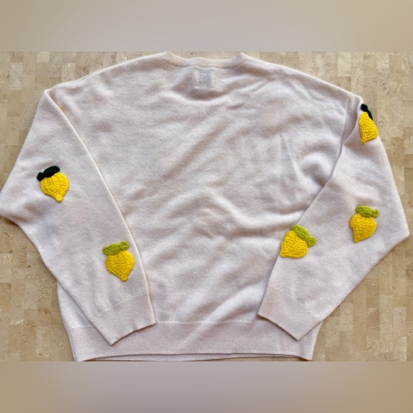 🍋 Joie 100% Cashmere Knit White Sweater w/ Embroidered Yellow Lemons Sz Medium - Picture 6 of 7